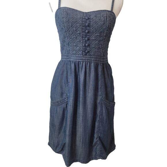 American Eagle Outfitters Dresses & Skirts - American Eagle Chambray Dress Smocked Button Front Size 6